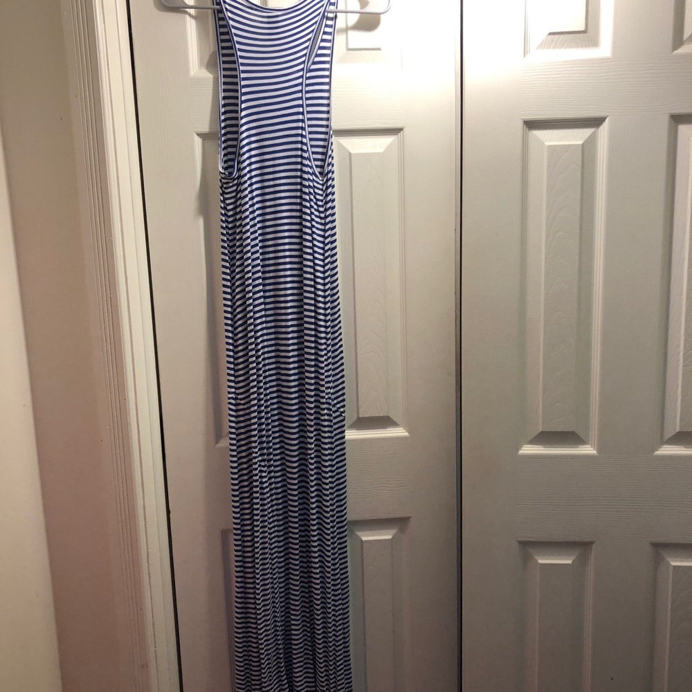 Maxi - Picture 3 of 3